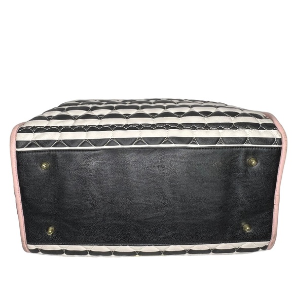 Betsey Johnson Quilted Heart Stripes Bow  Large Carry On Weekender Travel Bag - Picture 6 of 15